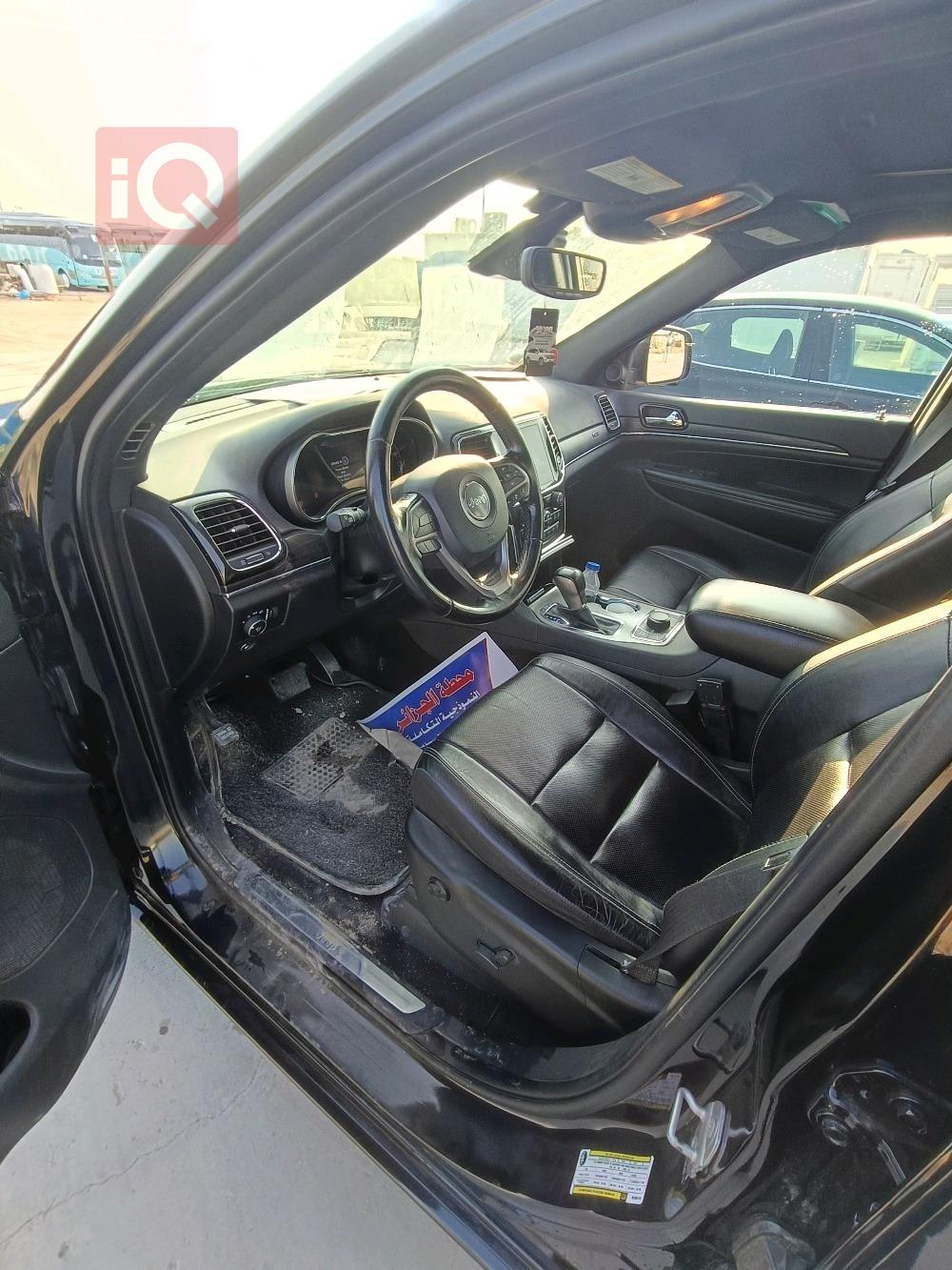 جیپ گراند شیرۆکی